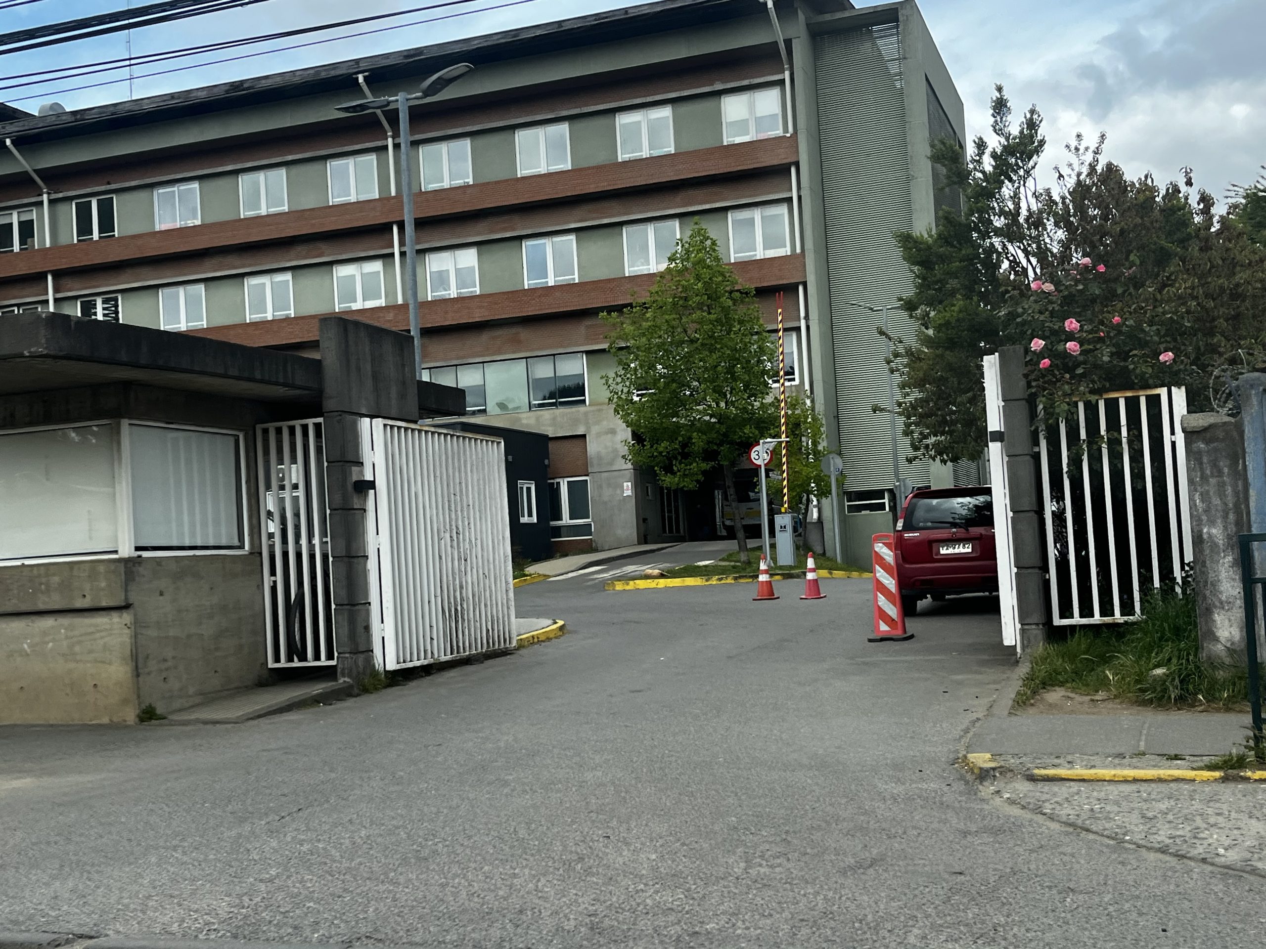 Menor de edad resulta gravemente herido tras recibir múltiples impactos balísticos en Curanilahue